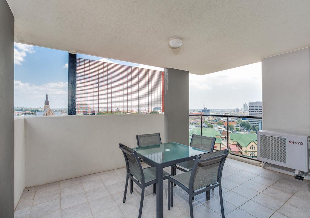 Republic Apartments Brisbane City Exterior photo